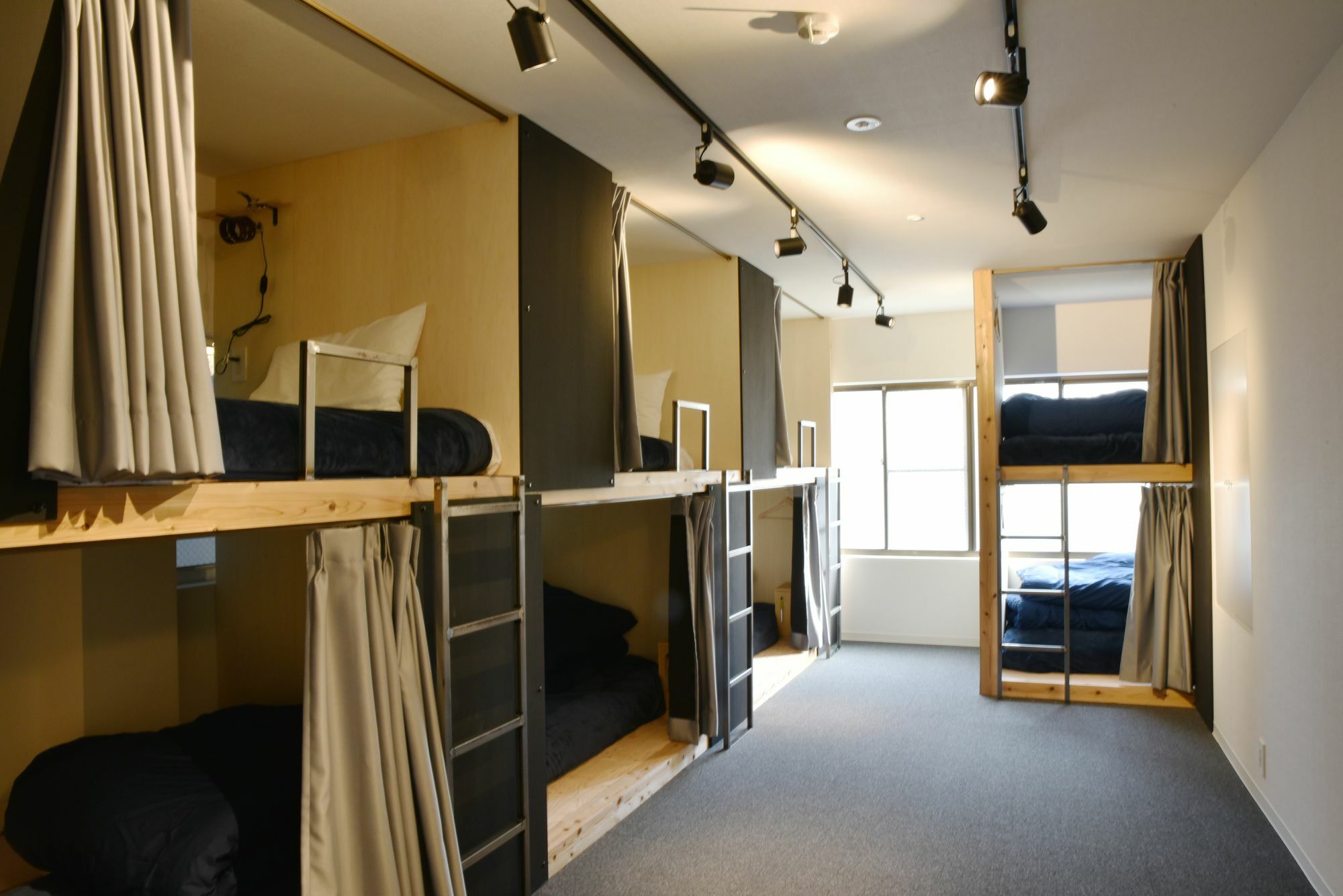 Tomarigi Hostel Cafe Bar 고치 외부 사진